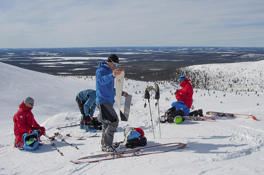 Pallaksen Pöllöt on mainio yhdistelmä perinteitä ja alamäen trendejä. Hiihtokoulu on tänäkin vuonna tarjonnut asiakkaille unohtumattomia elämyksiä tuntureilla.