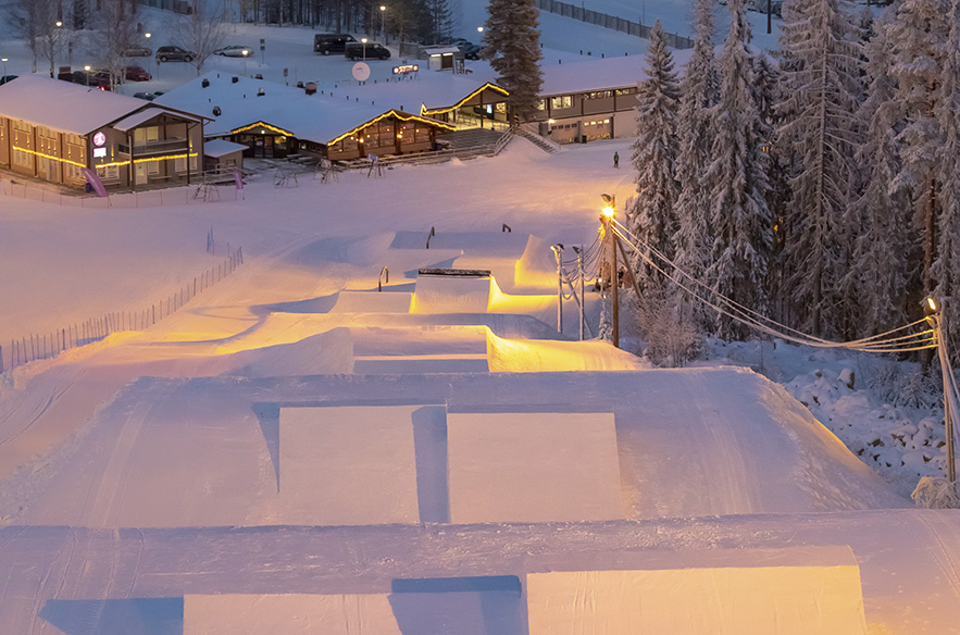 Schneestern ja Ski One tiivistävät yhteistyötä. Vuokatin slope style on ensimmäinen työnäyte. Kuva: Antti Harju