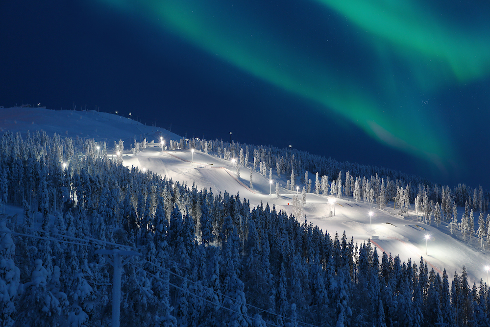 Nordlichter über Levis Pisten. Foto: Harri Tarvainen, Visit Finland