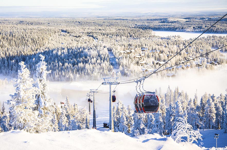 Vesisateesta ei ole pakko kärsiä. Rukalla on laskettu jo lokakuun alusta lähtien. Näin talvista Rukalla oli jo 1.11.2019. Kuva: Veera Vihervaara