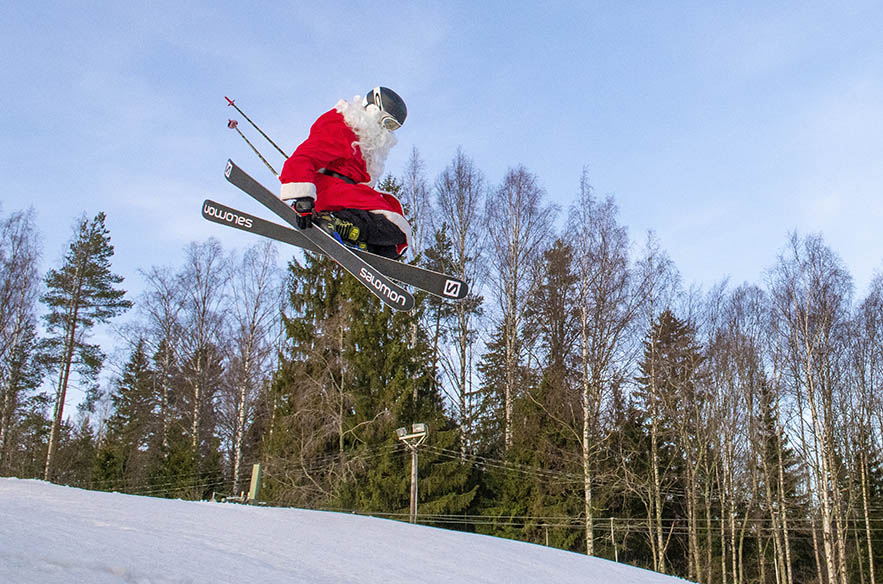 Parkissa vanhakin nuortuu. Joulupukin safety grab Talmassa 2019.