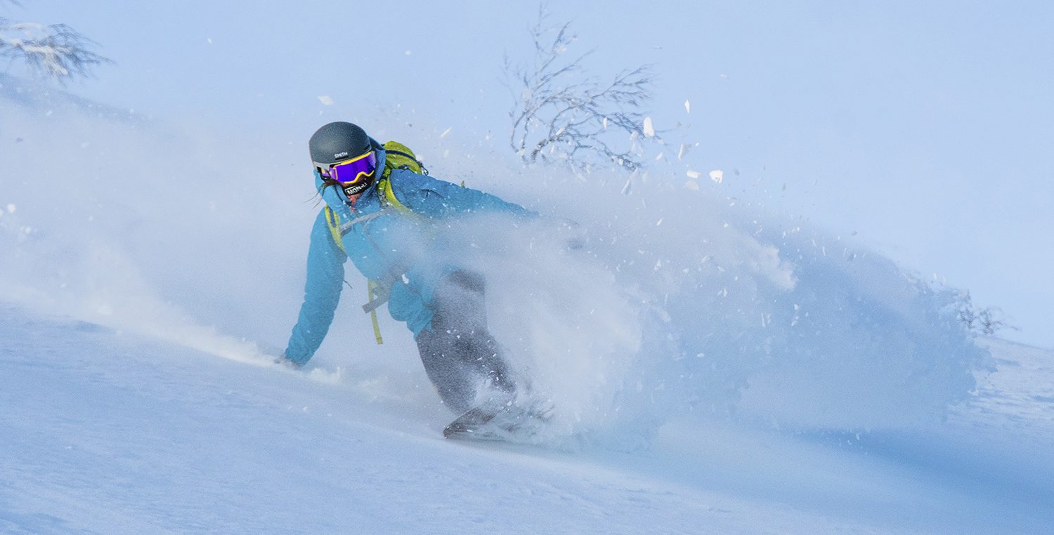 Splitboard on vapaalaskuun tarkoitettu lumilauta, joka halkaistaan nousun ajaksi suksiksi.