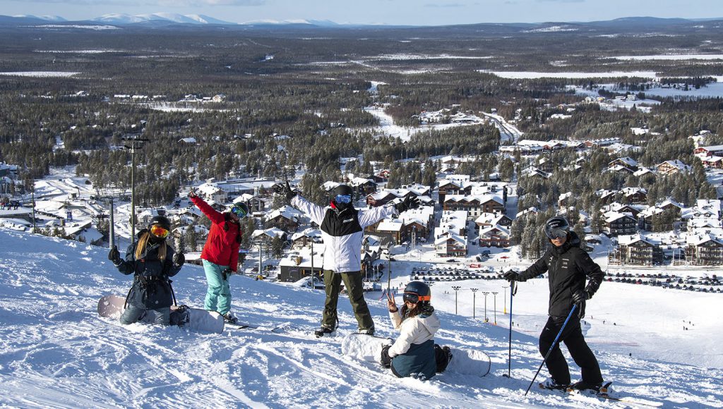 Laskut Levillä on tältä kaudelta laskettu. Myös Luosto, Olos, Ounasvaara, Pallas ja Ylläs sulkevat hissit sunnuntaina 22.3.2020.