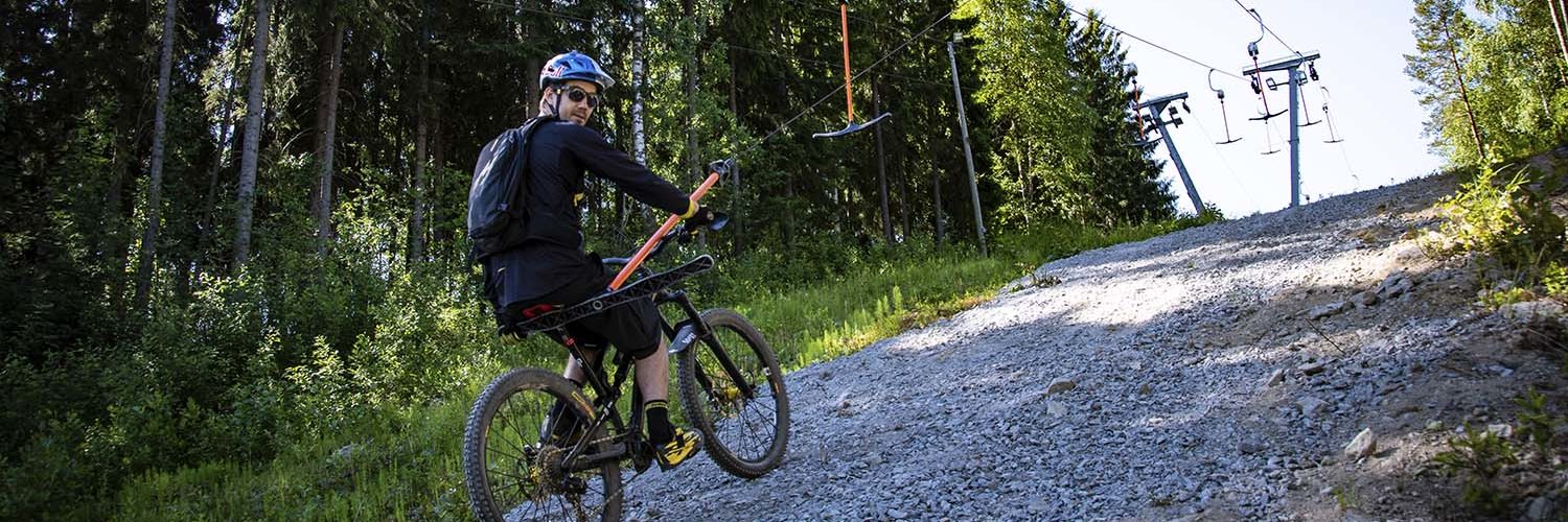 Matti Lehikoinen on ensimmäisen bikepark-ohjaajakurssin kouluttaja.