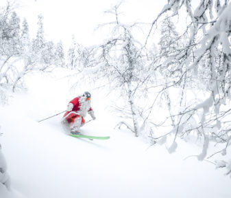Joulupukki on yksi ensimmäisiä telemark-hiihtäjiä. Uskokoon ken haluaa.