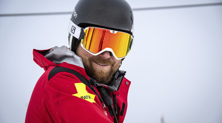 Ski patrolit ovat rinneturvallisuuden asiantuntijoina. Teemu Torvinen vastaa Rukan ski patrol -toiminnasta.