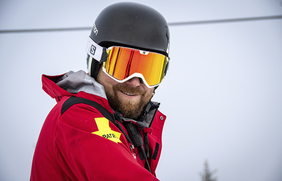 Ski patrolit ovat rinneturvallisuuden asiantuntijoina. Teemu Torvinen vastaa Rukan ski patrol -toiminnasta.