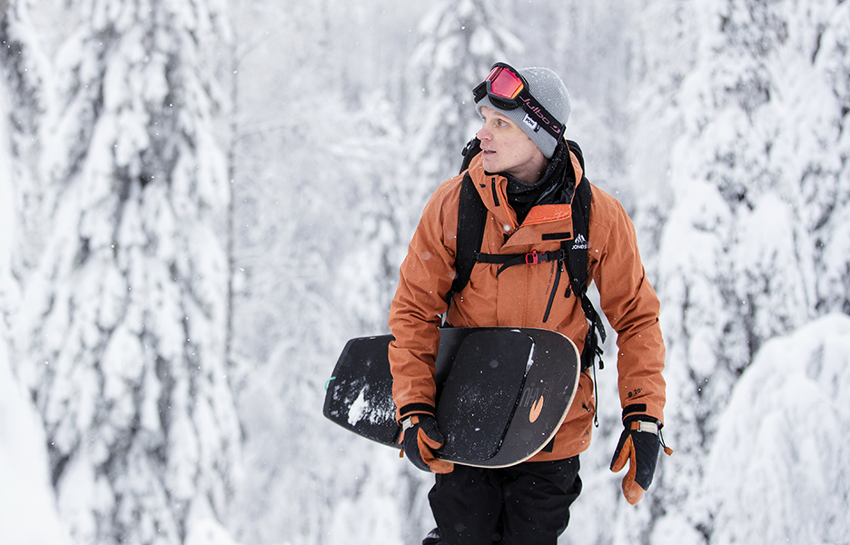 Protect Our Winters Finlandin puheenjohtaja Miikka Hast on myös pitkän linjan lumilautailija. Kuva: Harri Tarvainen