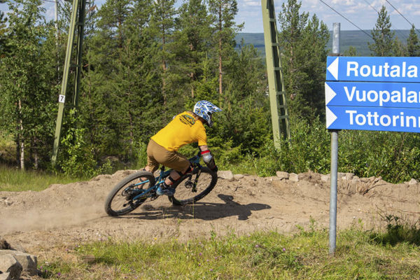 Ounasvaara bike park avattiin uudistettuna kesäkuun lopussa 2021. Pyöräilykausi jatkuu aina elokuun loppuun asti.