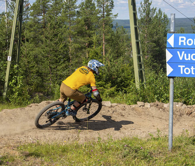 Ounasvaara bike park avattiin uudistettuna kesäkuun lopussa 2021. Pyöräilykausi jatkuu aina elokuun loppuun asti.