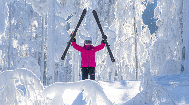 Uudet lasketteluvaatteet ja -välineet ovat entistä kevyempiä, mukavampia ja suorituskykyisempiä. Tuloksena on entistä hauskempia mäkipäiviä.