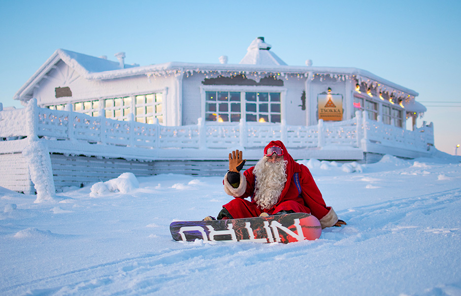 Ski.fi:n adventtikalenteri arpoo joka adventti 2022 laskettelijoita ja lautailijoita ilahduttavia paketteja.
