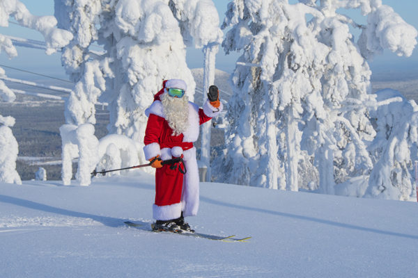 Ski.fi:n adventtikalenteri arpoo joka adventti 2021 laskettelijoita ja lautailijoita ilahduttavia paketteja.