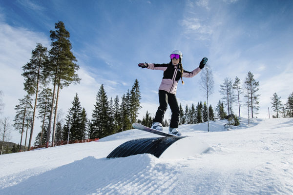 Ruokolahden Freeski on paikalliskeskus etelä-karjalaisella luonteella: tavoitteena kaikille hyvä mieli. Kuva: Lauri Aapro