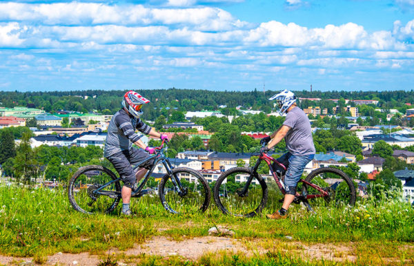 Kokonniemi on Porvoon kesän helmi. Bike park tarjoaa ajettavaa kaiken tasoisille kuskeille ja uusi seikkailupuisto innostaa kaiken ikäisiä.