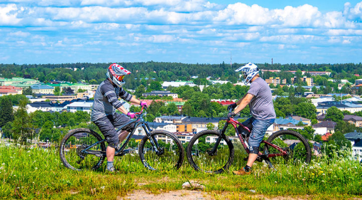 Kokonniemi on Porvoon kesän helmi. Bike park tarjoaa ajettavaa kaiken tasoisille kuskeille ja uusi seikkailupuisto innostaa kaiken ikäisiä.