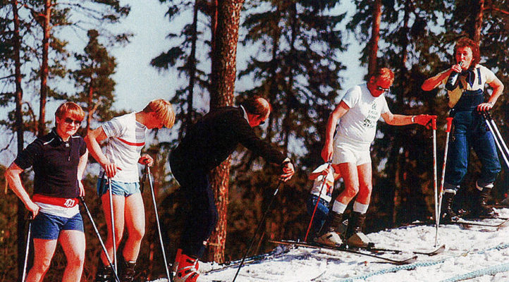 Vapun viettoa Peuramaalla vuonna 1984. Kuva: Peuramaan hiihtokoulun arkisto.