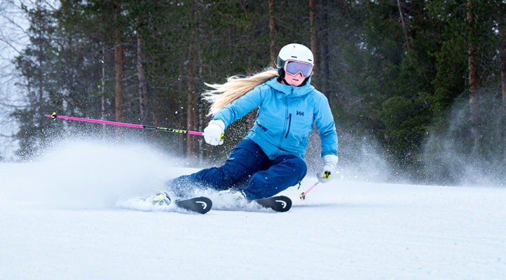 Mitä vauhdikkaammin lasket, sitä nopeammin laskettelumono menettää ominaisuutensa. Oikein vanha mono voi yksinkertaisesti hajota alta.