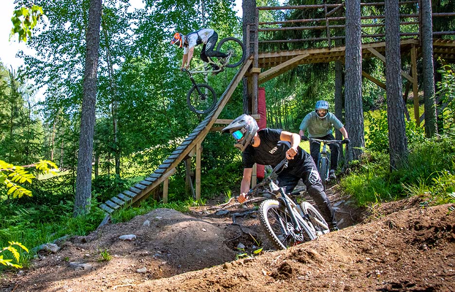 Meri-Teijo Bike Park tarjoaa korkeuserometreihin nähden ilahduttavan monipuolisen reittikattauksen.